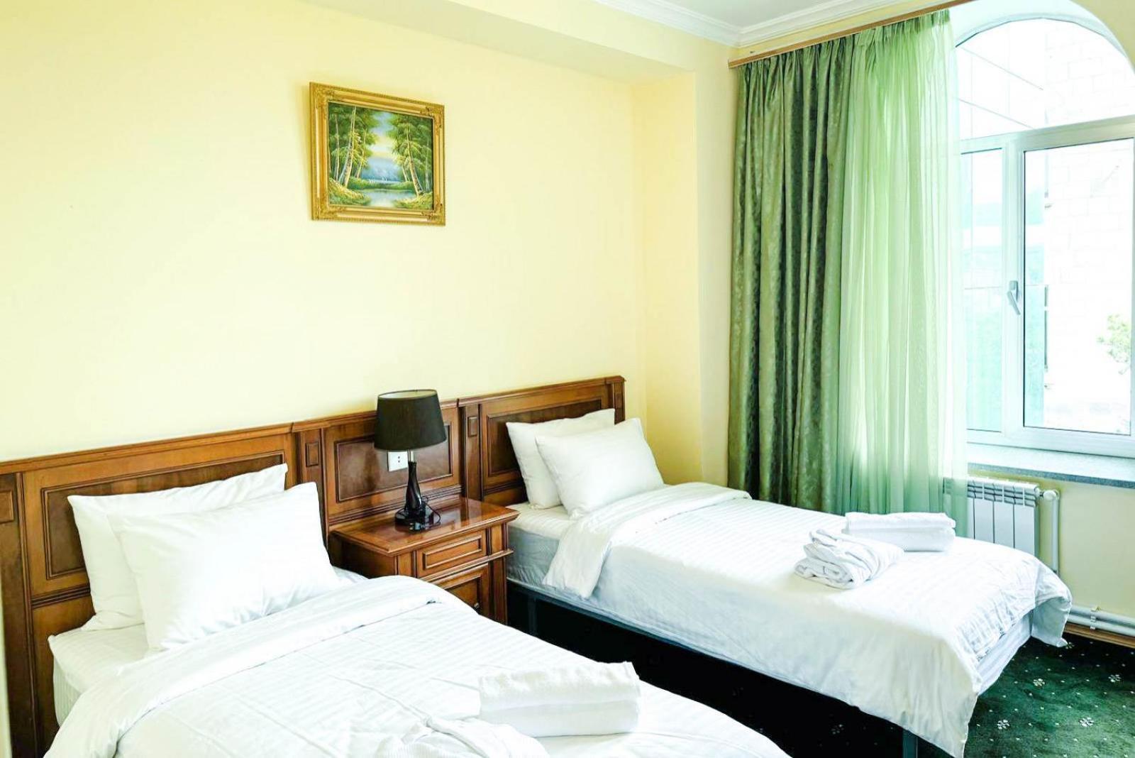 Lalaner Hotel Sisian Bagian luar foto