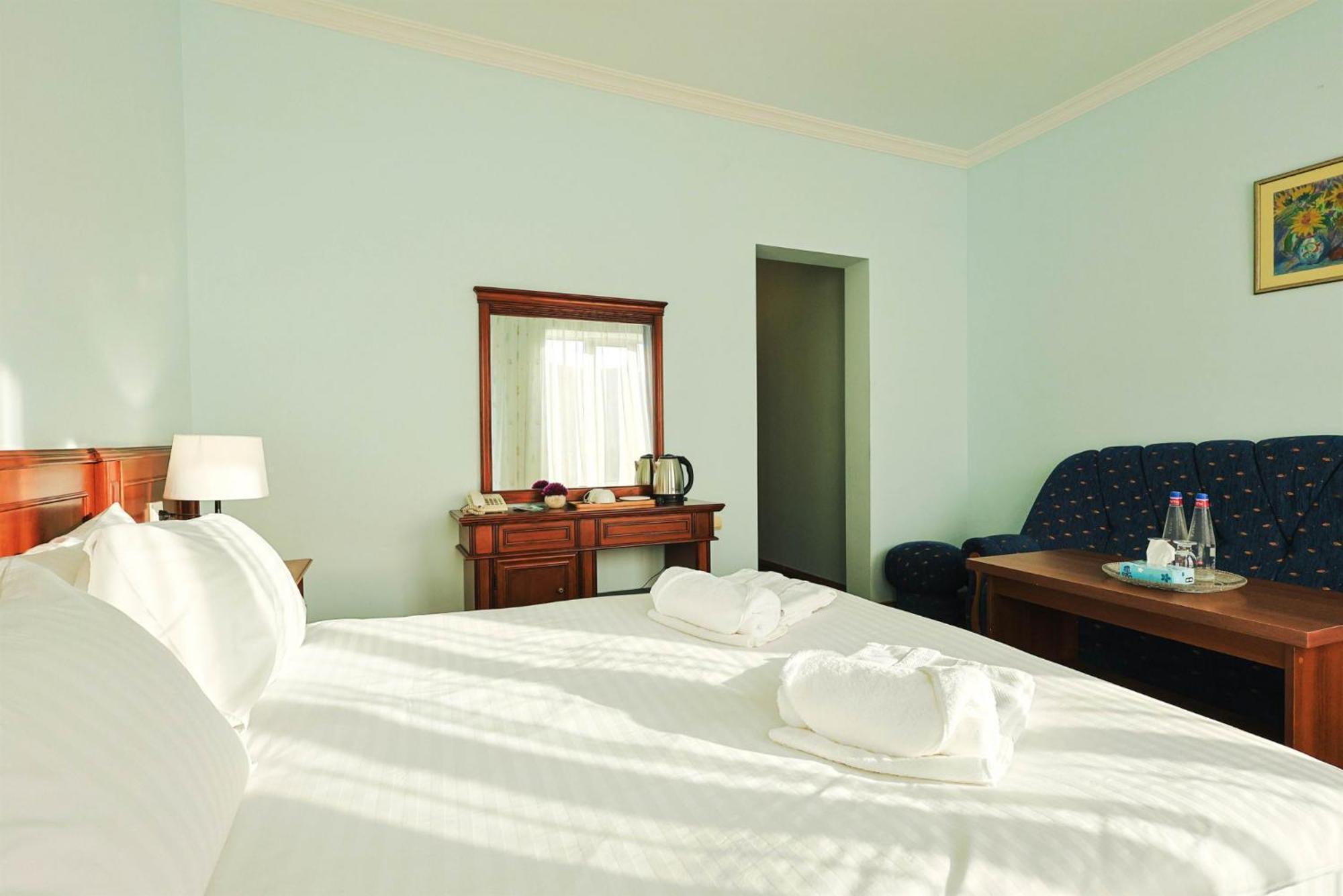 Lalaner Hotel Sisian Bagian luar foto