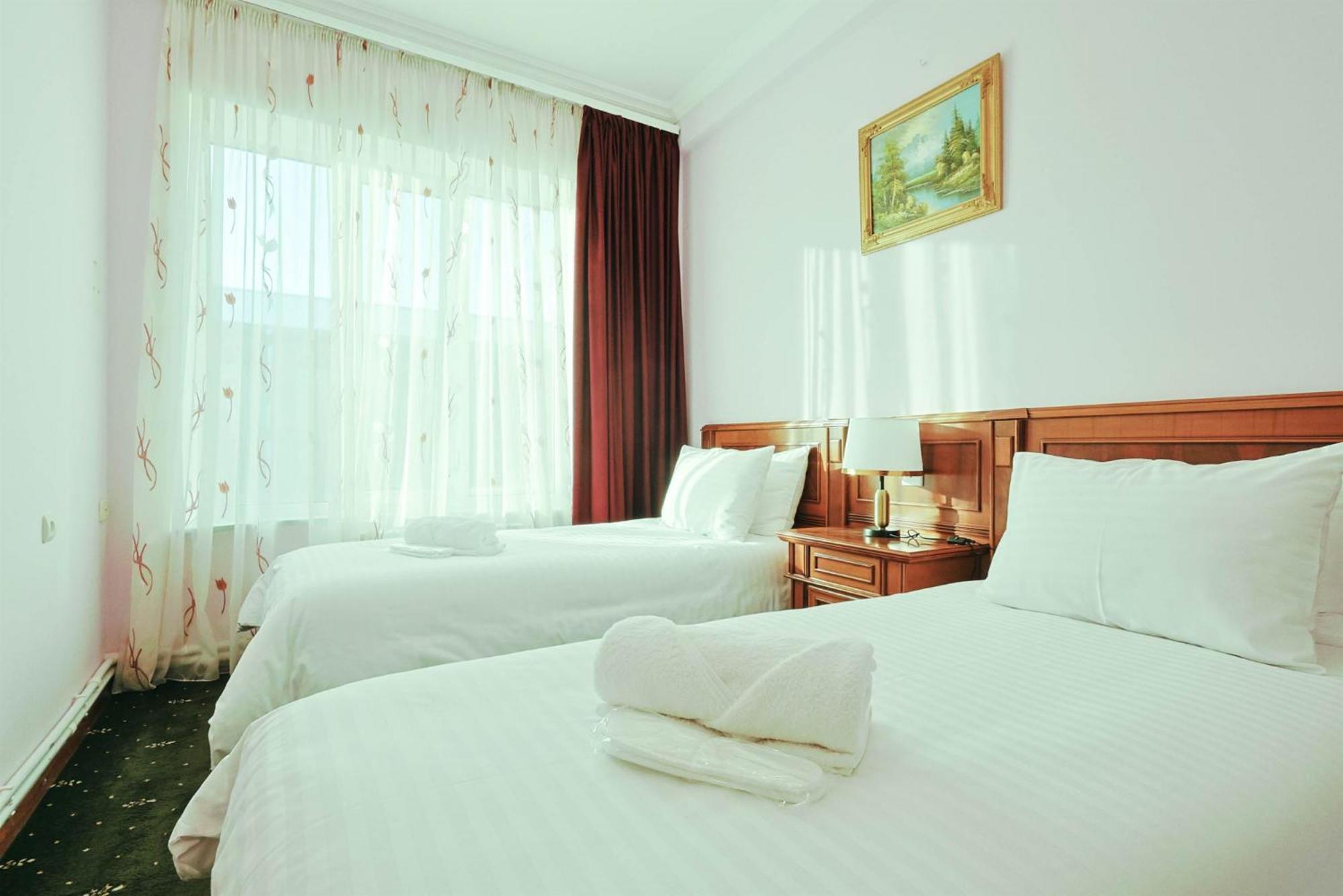 Lalaner Hotel Sisian Bagian luar foto